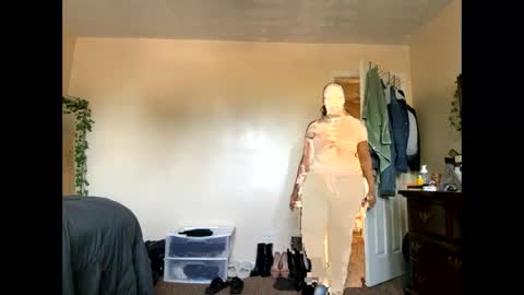 Cloud9 online show from April 10, 5:08 pm