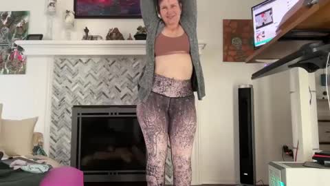 Aurora Willows online show from February 26, 2:05 pm