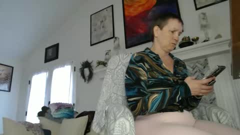 Aurora Willows online show from November 30, 2:43 pm