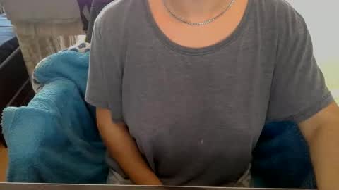 1your_hot_girls online show from February 24, 10:35 am