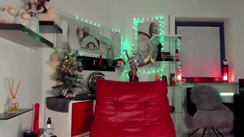 Alice online show from December 25, 6:52 pm