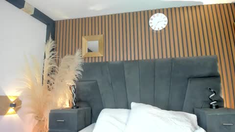 3X NAXAA online show from February 2, 1:54 pm