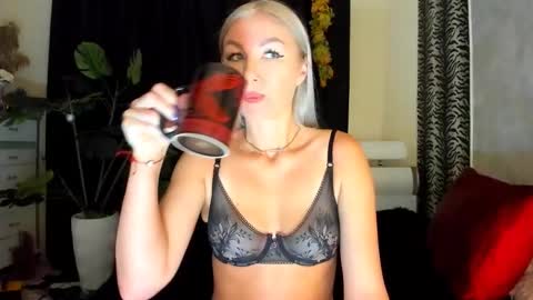 Snapshot of 6noangel66 chatting on October 23, 1:44 am SABOTAGE online show from October 23, 1:44 am