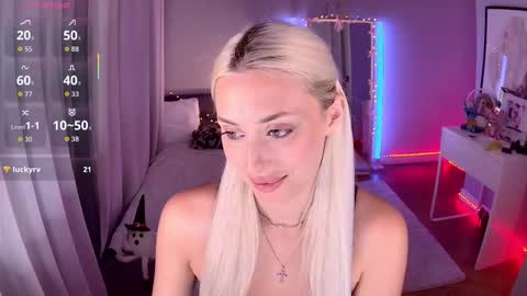 Loren Wood online show from November 22, 3:26 pm