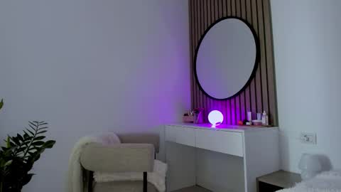 8selene online show from March 15, 12:40 pm