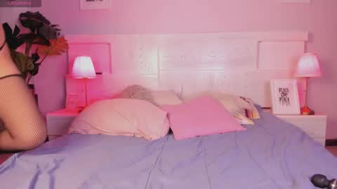 abigaill online show from December 18, 6:40 am