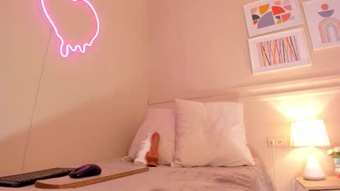 _aleja_x online show from October 15, 11:46 am