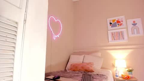 _aleja_x online show from September 19, 6:40 pm