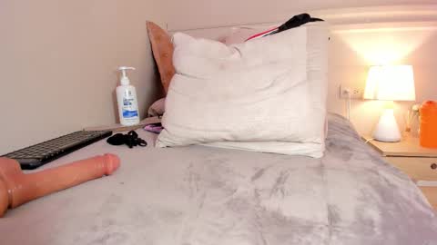 _aleja_x online show from October 11, 3:37 pm