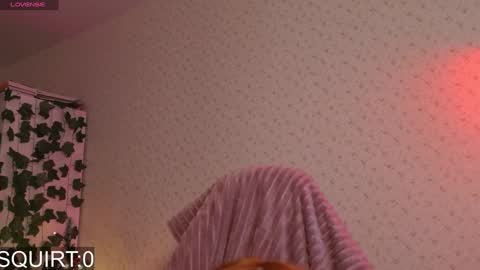 Snapshot of _aleksa chatting on December 27, 5:05 pm Alexa online show from December 27, 5:05 pm