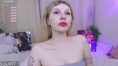 Snapshot of _aleksa chatting on September 22, 5:50 am Alexa online show from September 22, 5:50 am