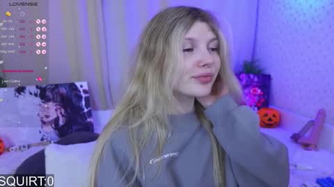 Snapshot of _aleksa chatting on October 7, 6:07 am Alexa online show from October 7, 6:07 am