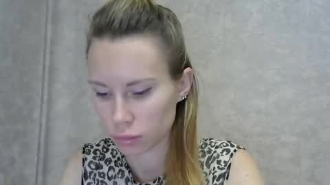 _alex1819 online show from November 18, 7:09 am