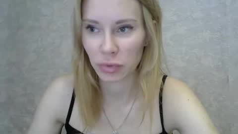 _alex1819 online show from April 2, 7:17 am