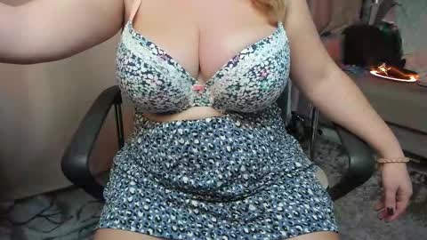 lisa online show from November 6, 8:04 pm