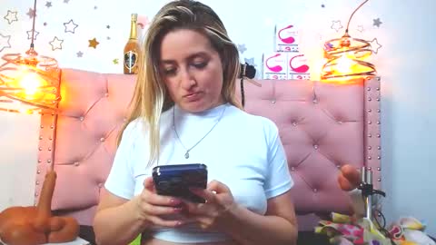 _antonella_11 online show from February 2, 12:30 am