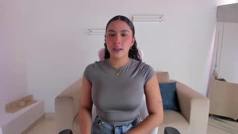 Snapshot of _april_smith_ chatting on September 22, 1:31 pm online show from September 22, 1:31 pm