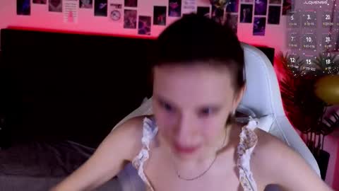 _ash_leyy_ online show from January 8, 1:42 am