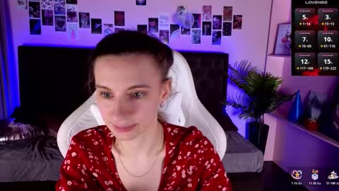 _ash_leyy_ online show from February 15, 7:51 am