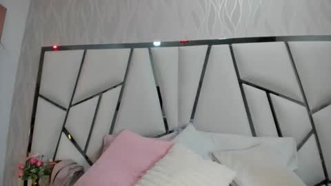 Snapshot of _aurora18 chatting on October 22, 3:11 am Aura online show from October 22, 3:11 am