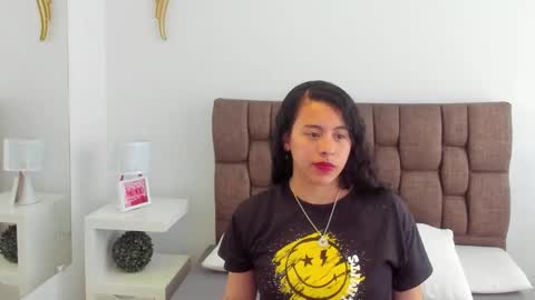 Snapshot of _bella_smiith chatting on October 28, 8:25 pm Bella  online show from October 28, 8:25 pm