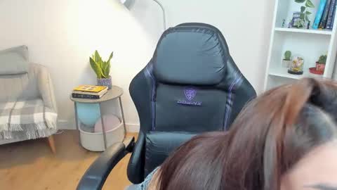 Bella Evans online show from October 15, 4:59 am