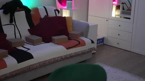 Snapshot of _blackbee_ chatting on October 8, 11:47 am Lili online show from October 8, 11:47 am