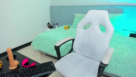 Candy online show from November 27, 11:24 am