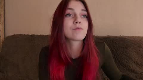 Caroline online show from December 5, 1:34 pm