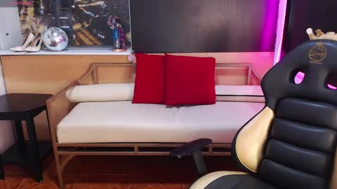 _charlotte_collins_ online show from September 17, 3:10 pm