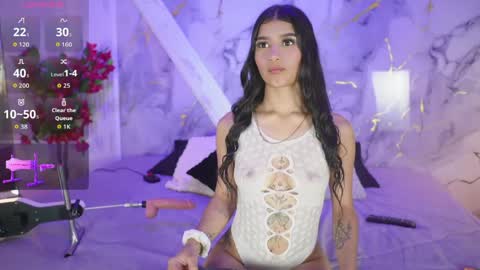 _charlotte_queen_ online show from April 15, 7:58 pm