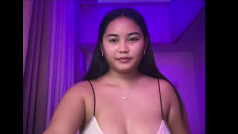 _chelle69xx online show from April 6, 12:28 pm
