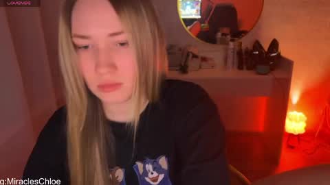 _chloe_miller_ online show from April 15, 7:25 pm