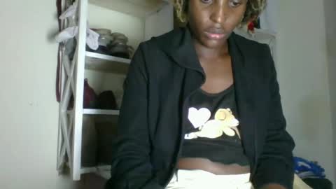 clara online show from May 28, 7:06 am