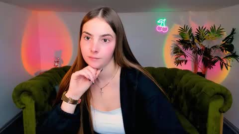 Snapshot of _cuddle_bug_ chatting on September 16, 1:19 pm Erika online show from September 16, 1:19 pm