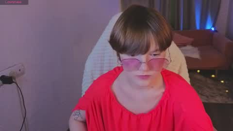 Luna    online show from April 5, 1:43 pm