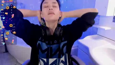 _emily__strike_ online show from October 5, 10:20 am