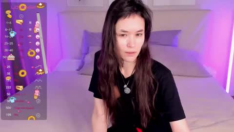 _emily__strike_ online show from November 20, 9:54 am