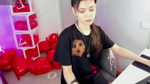 _emily__strike_ online show from February 16, 9:59 am