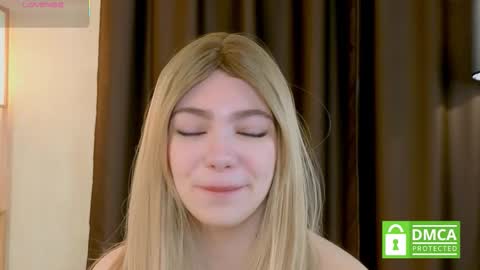 Snapshot of _emilyzortea_ chatting on October 24, 8:21 am Emily online show from October 24, 8:21 am