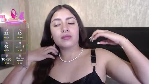 Snapshot of _emma_diamond_ chatting on October 2, 4:34 pm Emma online show from October 2, 4:34 pm