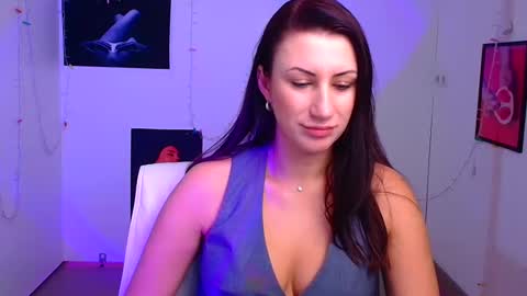 Emma online show from December 20, 12:49 pm