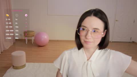 Essie  online show from September 17, 5:00 pm