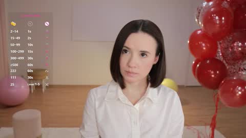 Essie  online show from September 22, 6:39 pm