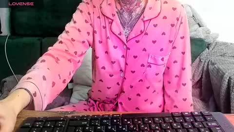 Alis online show from February 9, 3:01 pm