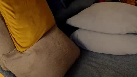 _goldilocks__ online show from October 30, 6:53 pm