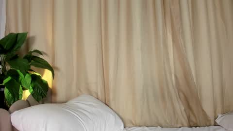 Hanna johnson online show from September 18, 4:11 am