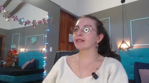 Isa online show from December 18, 2:00 pm