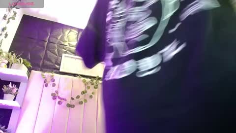 Mia online show from January 11, 2:15 pm