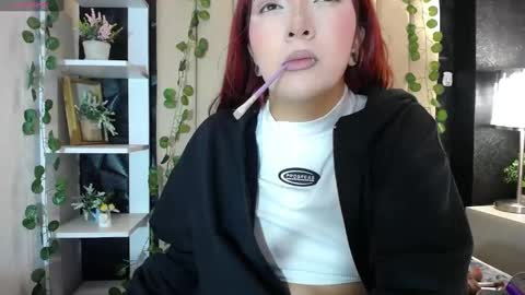 Mia online show from February 21, 2:06 pm